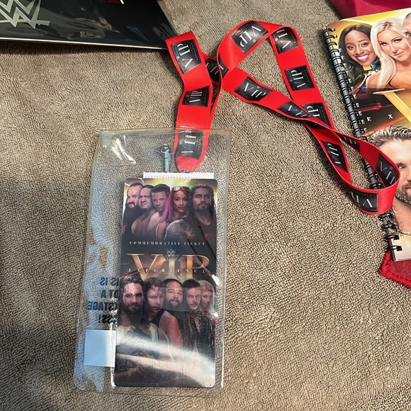 WWE Summerslam Heatwave Tour VIP swag bag hat picture autographs lanyard towel - Picture 5 of 12